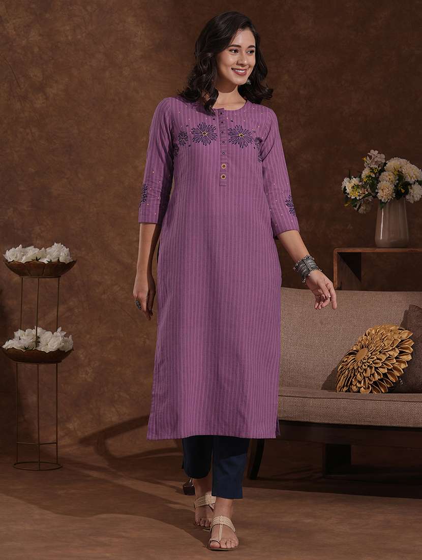 women self design three quarter sleeve straight kurta - 22300561 -  Standard Image - 1