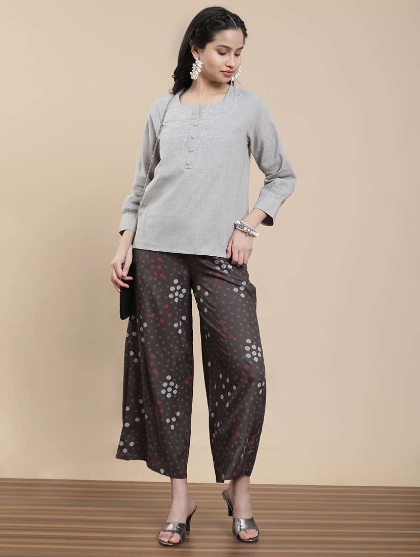 women embroidered long sleeve straight kurti - 22301823 -  Standard Image - 4