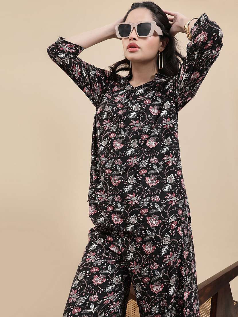 women floral print collared regular top