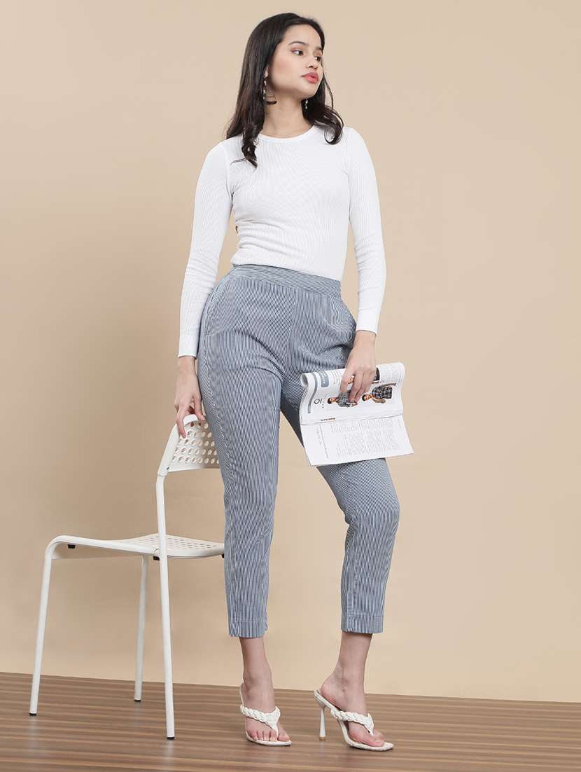 women solid long sleeve straight top - 22301834 -  Standard Image - 4