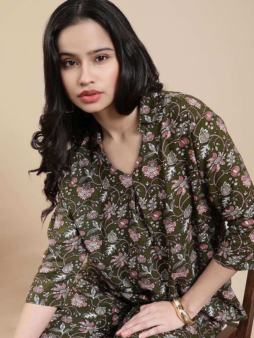 women printed three quarter sleeve regular top
