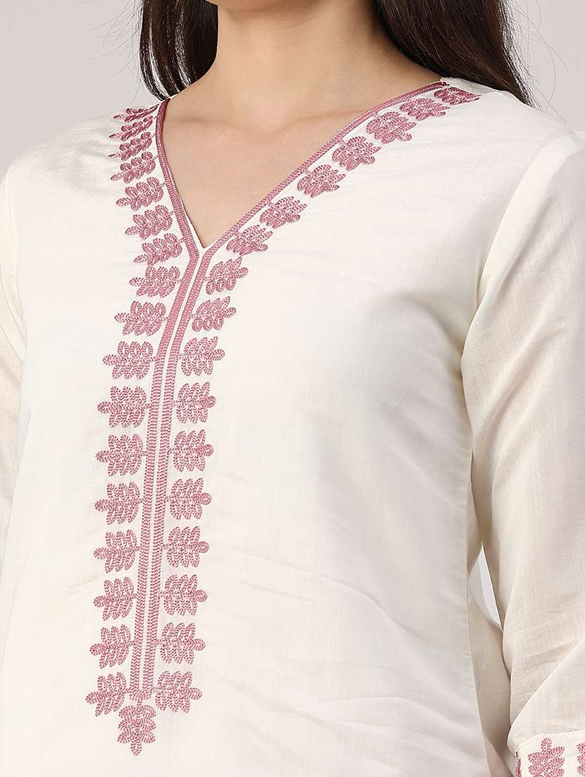 Women Solid With Work Three Quarter Sleeve Straight Kurta - 22302667 -  Standard Image - 1