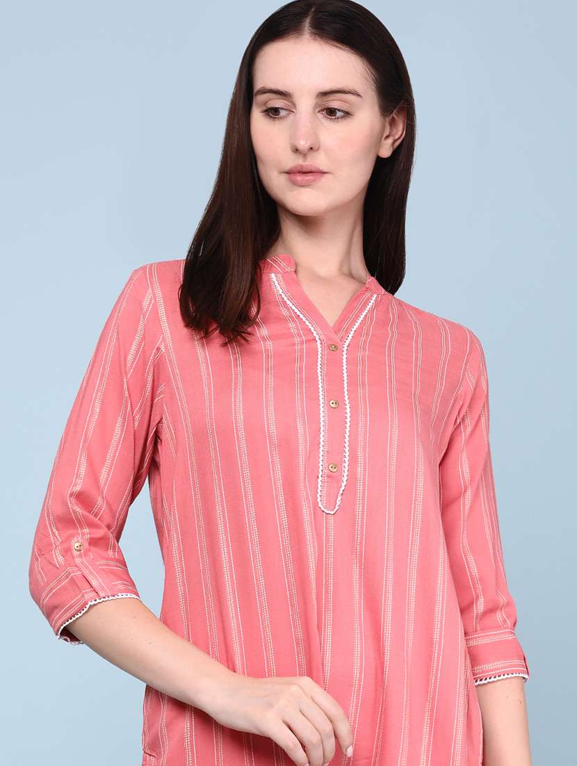 Women Printed Three Quarter Sleeves Straight Kurta - 22302679 -  Standard Image - 1