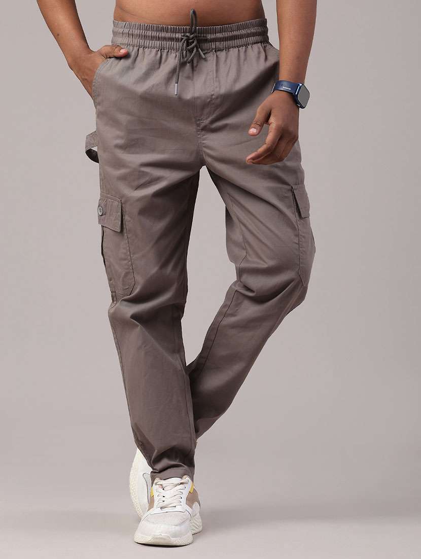 men solid mid rise regular fit cargo 