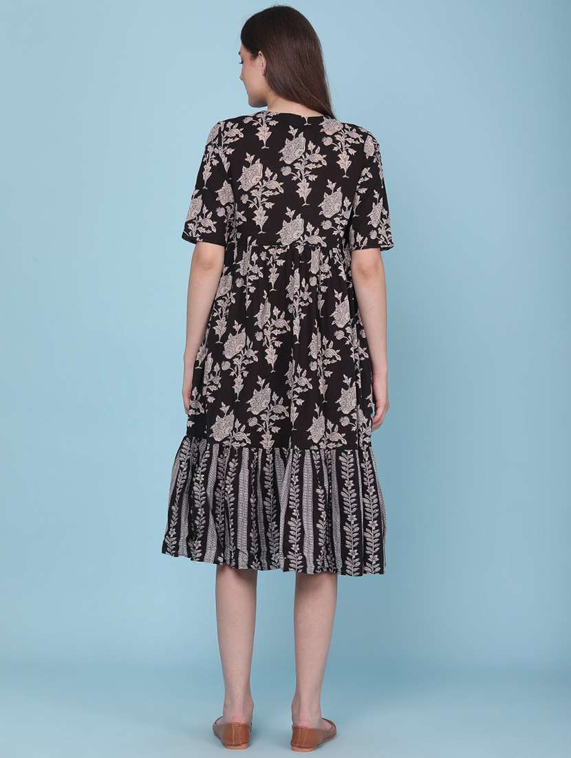 women printed short sleeves tiered dress - 22304214 -  Standard Image - 4