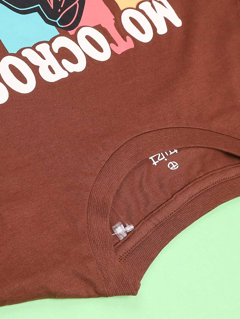 boys printed round neck t-shirt - 22305198 -  Standard Image - 4