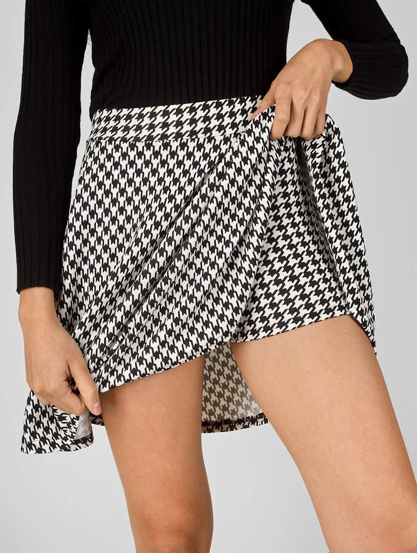 women printed high rise skirt with attached shorts - 22305753 -  Standard Image - 4