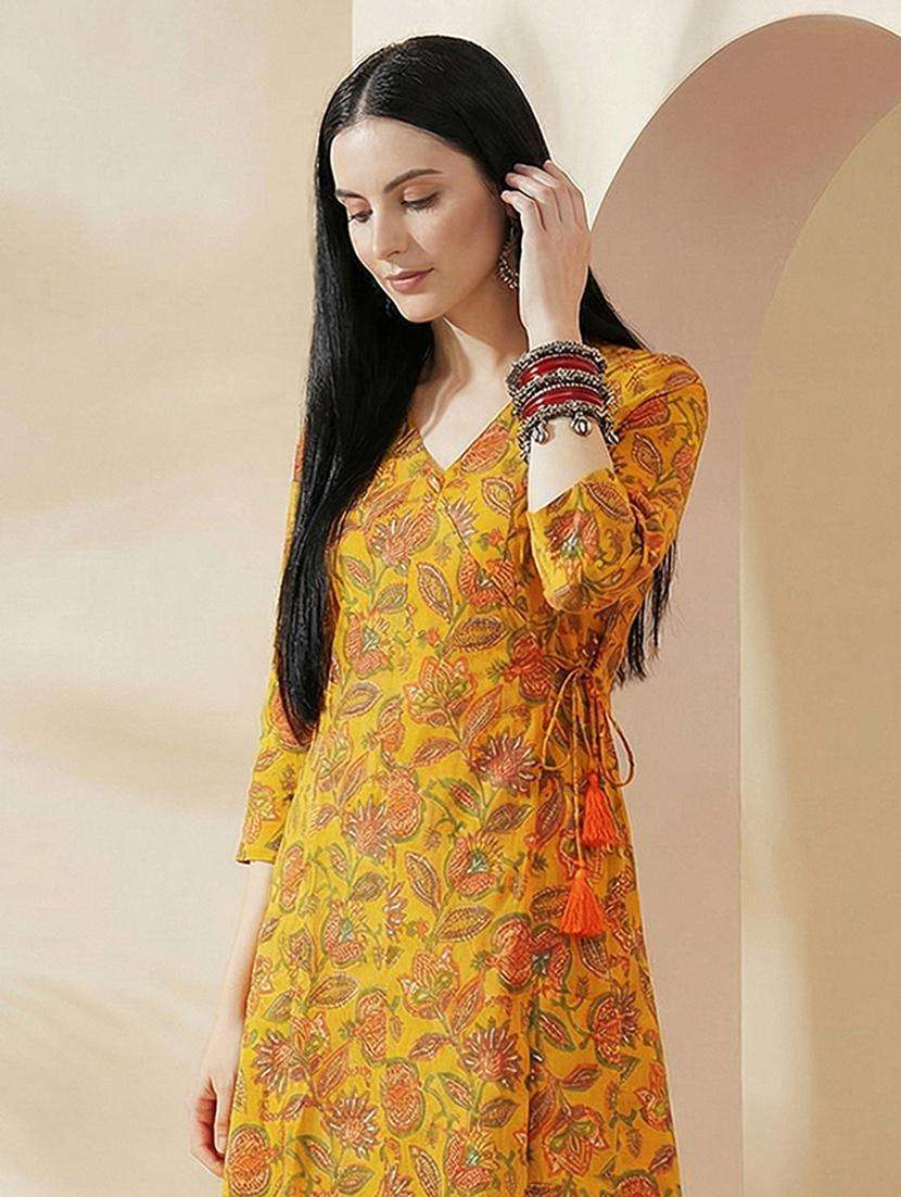 women floral three quarter sleeve angrakha kurta - 22310497 -  Standard Image - 4