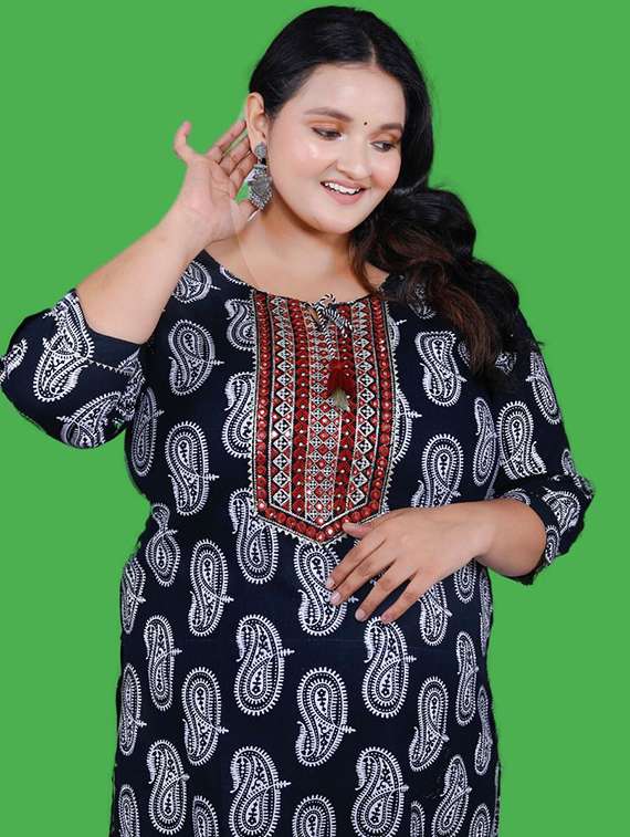 Women Plus Size Paisley Three Quarter Sleeve Straight Kurta - 22310894 -  Standard Image - 4