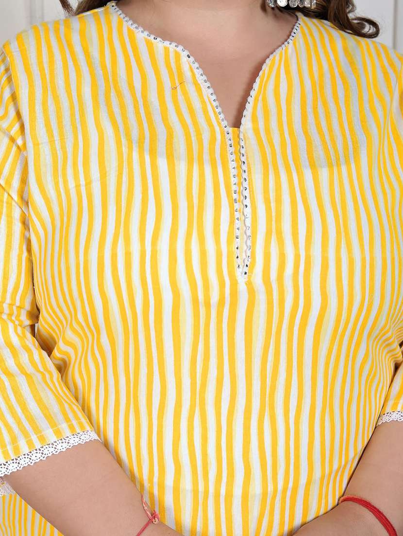 women plus size printed three quarter sleeve straight kurta - 22310928 -  Standard Image - 4