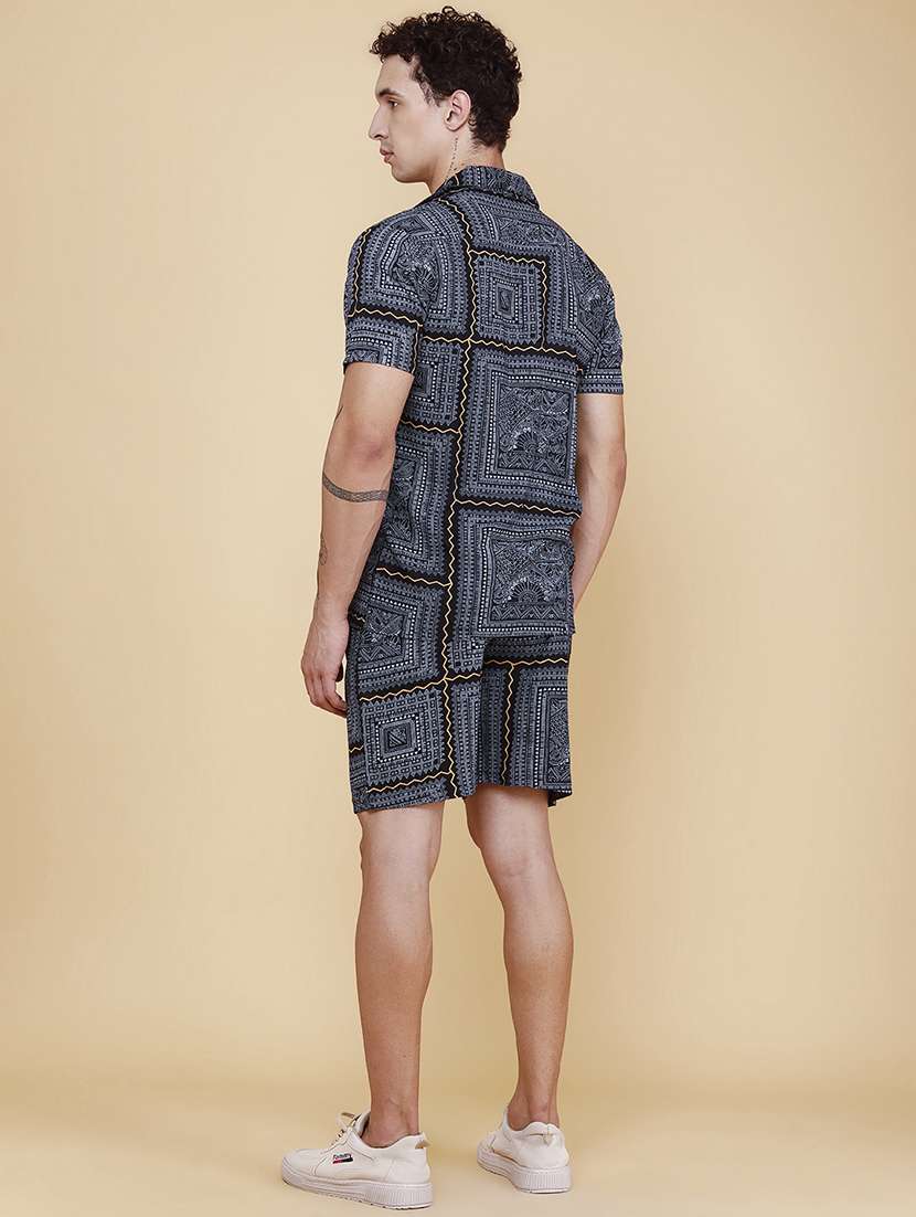 men printed short sleeves shirt and shorts co-ord set - 22312137 -  Standard Image - 4