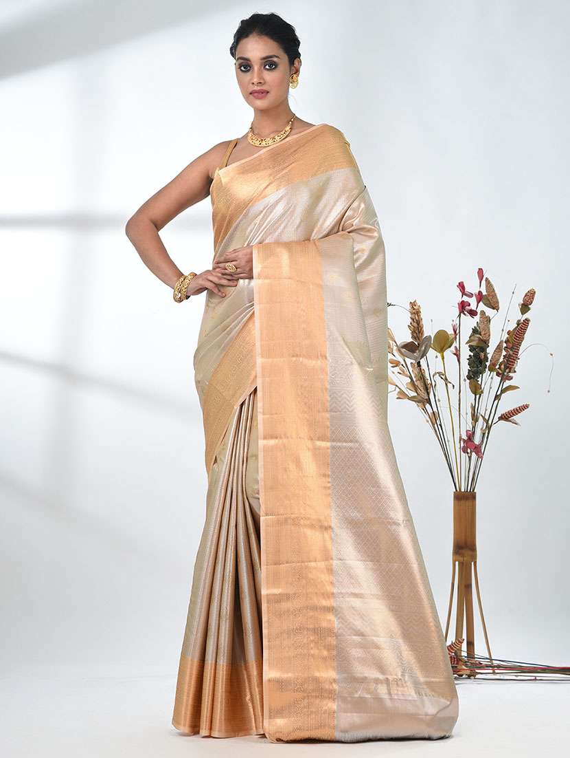 women self design kanjivaram saree with blouse