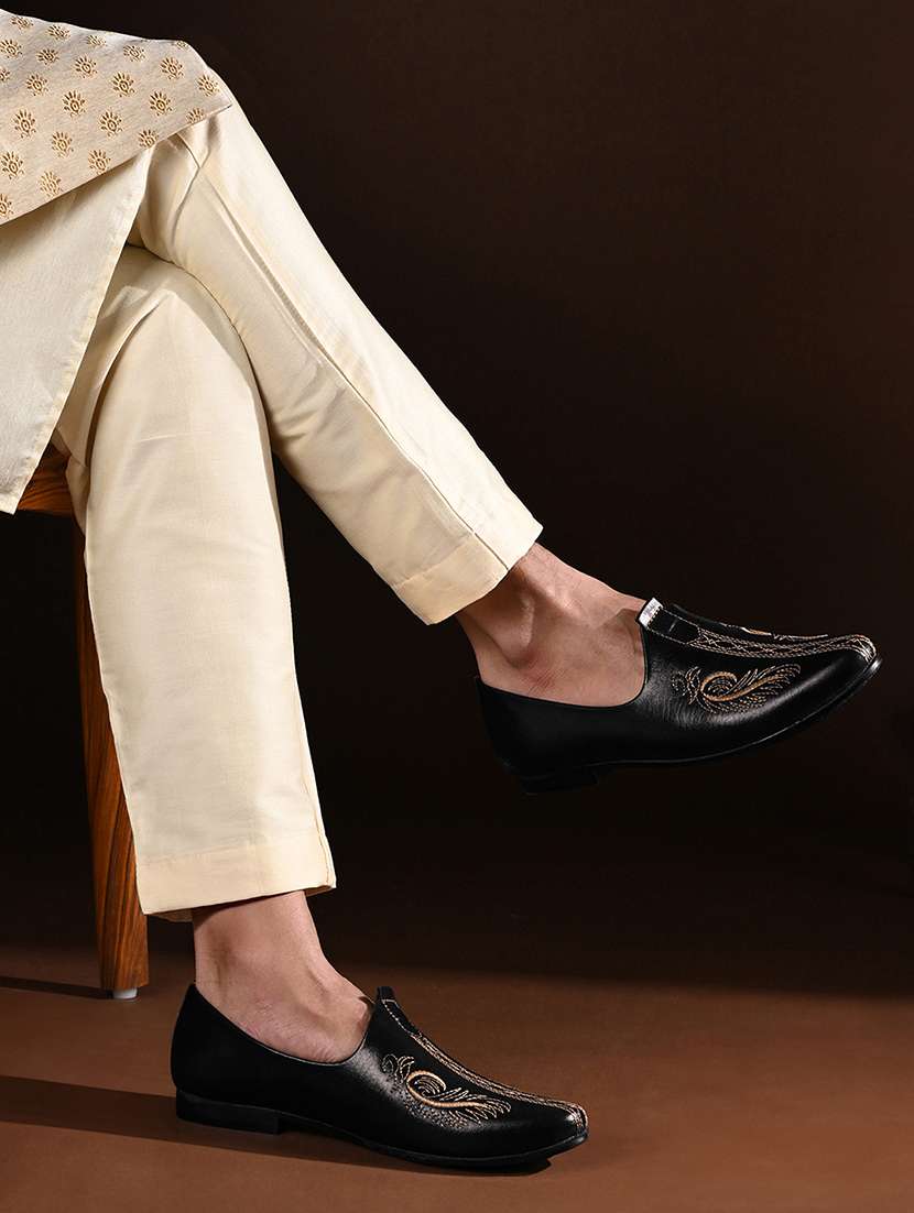 men black slip on mojari - 22316255 -  Standard Image - 4