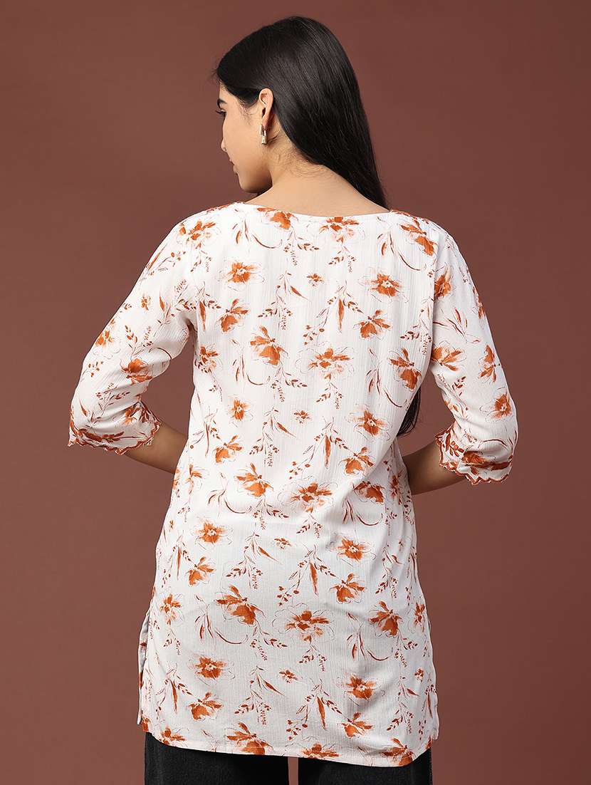 women floral three quarter sleeve straight kurti - 22316412 -  Standard Image - 4