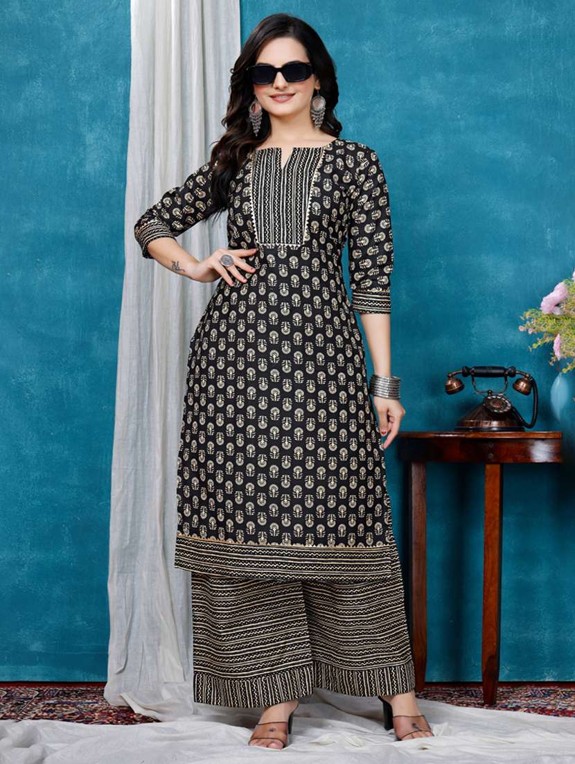 women printed three quarter sleeve kurta palazzo set