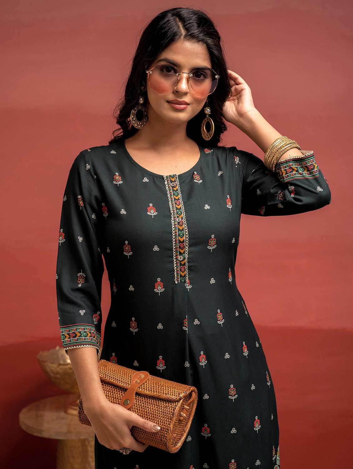 women green viscose straight kurta - 22316849 -  Standard Image - 1
