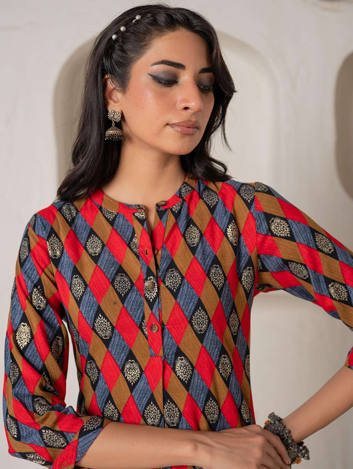 women geometric viscose straight kurta - 22316854 -  Standard Image - 1