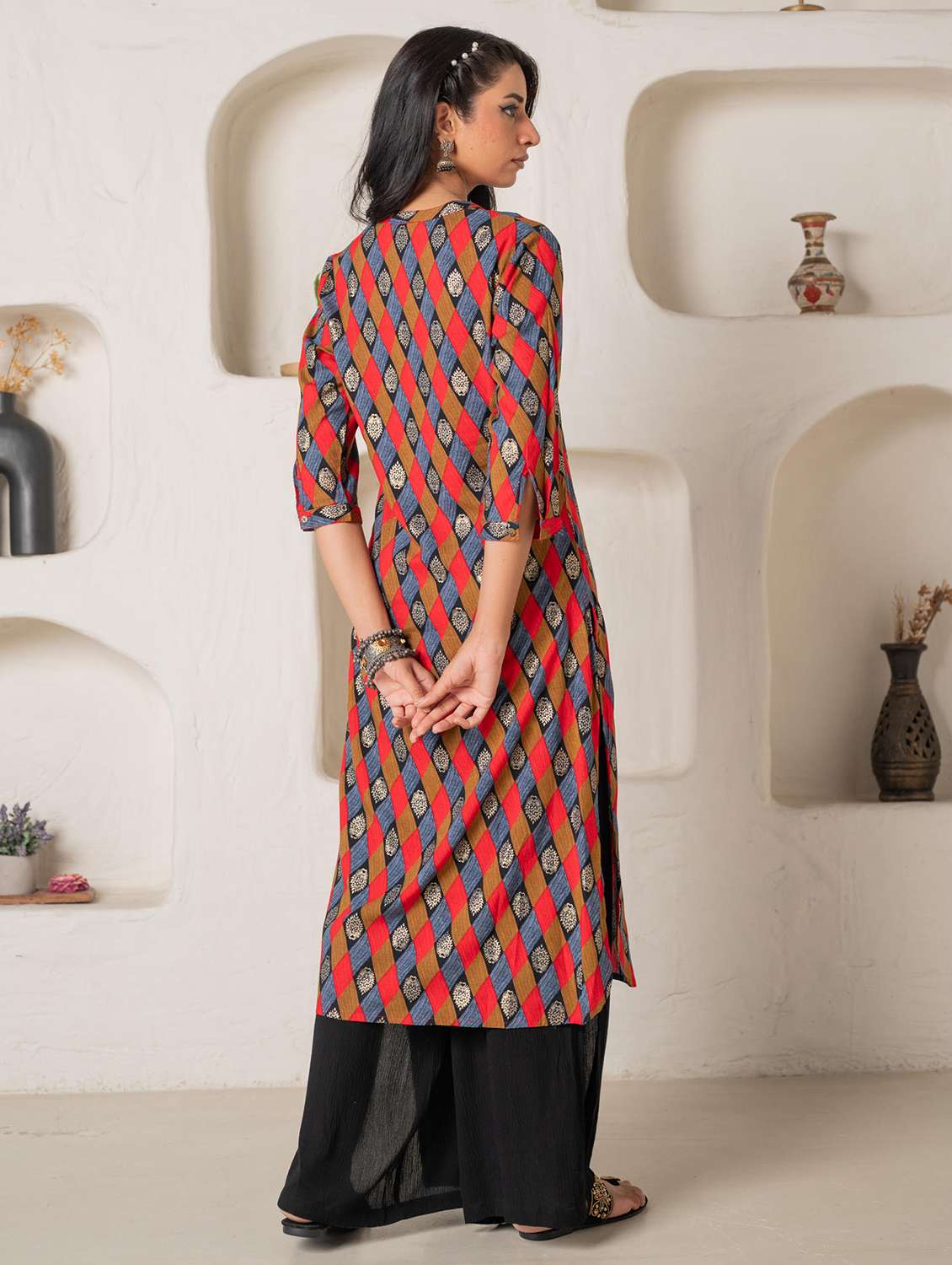 women geometric viscose straight kurta - 22316854 -  Standard Image - 4