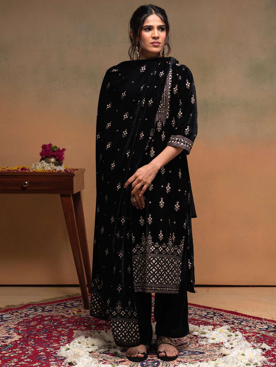 women solid with work three quarter sleeve kurta pant with dupatta set