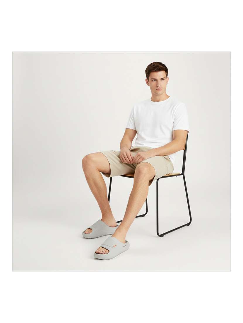 men solid slip on slider - 22316953 -  Standard Image - 4