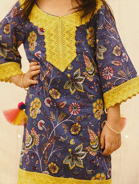 girls printed kurta and pant set - 22317576 -  Standard Image - 1