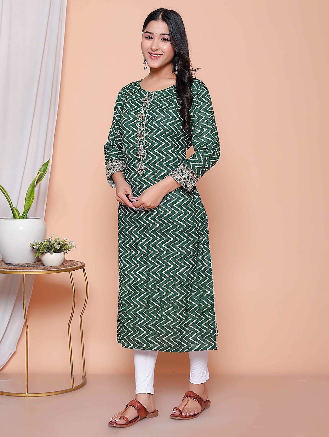 women chevron printed three quarter sleeve straight kurta - 22317797 -  Standard Image - 1