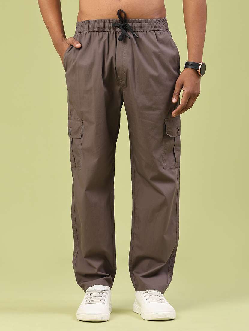 men solid mid rise regular fit cargo 