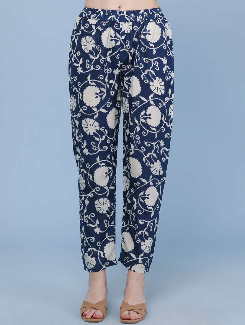 women printed three quarter sleeves kurta and pant set - 22319115 -  Standard Image - 4