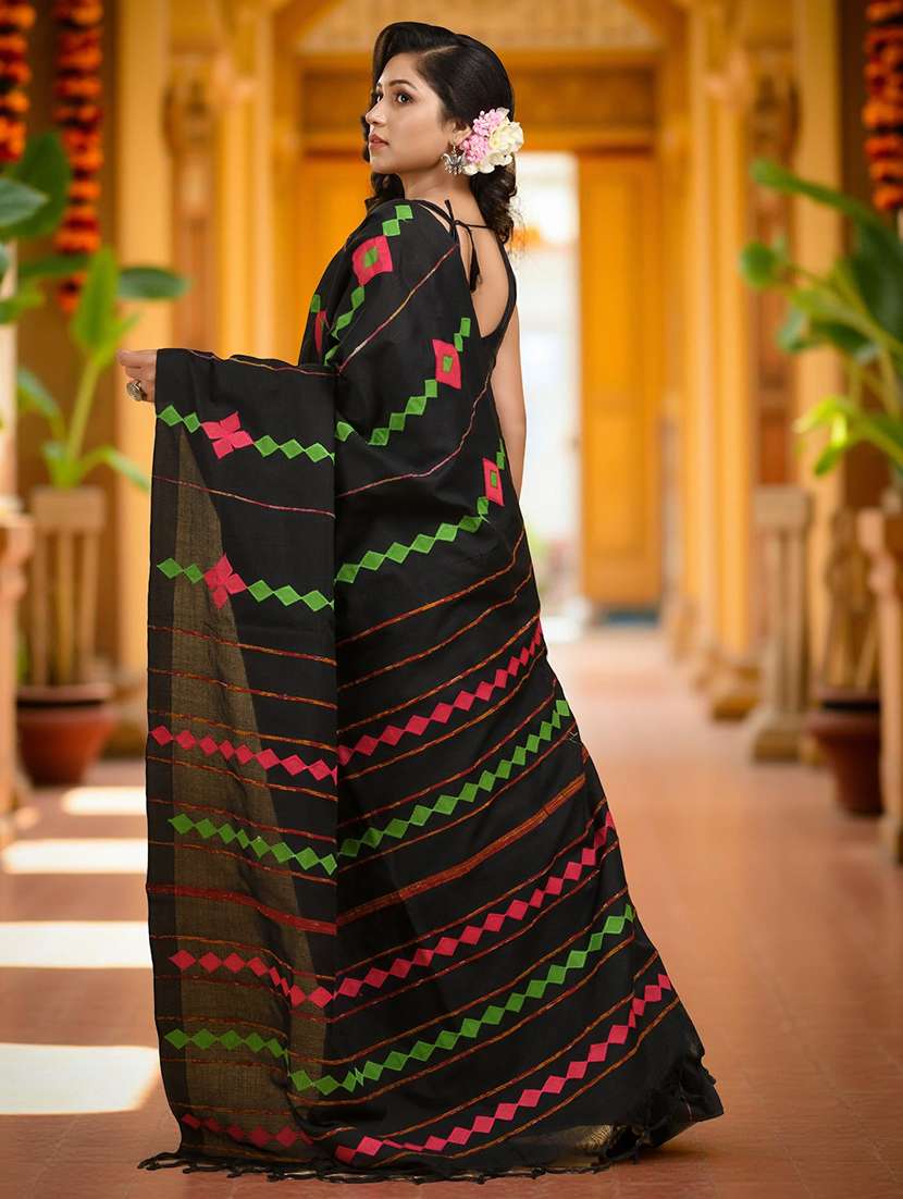 women solid with work handloom saree with blouse - 22319590 -  Standard Image - 4