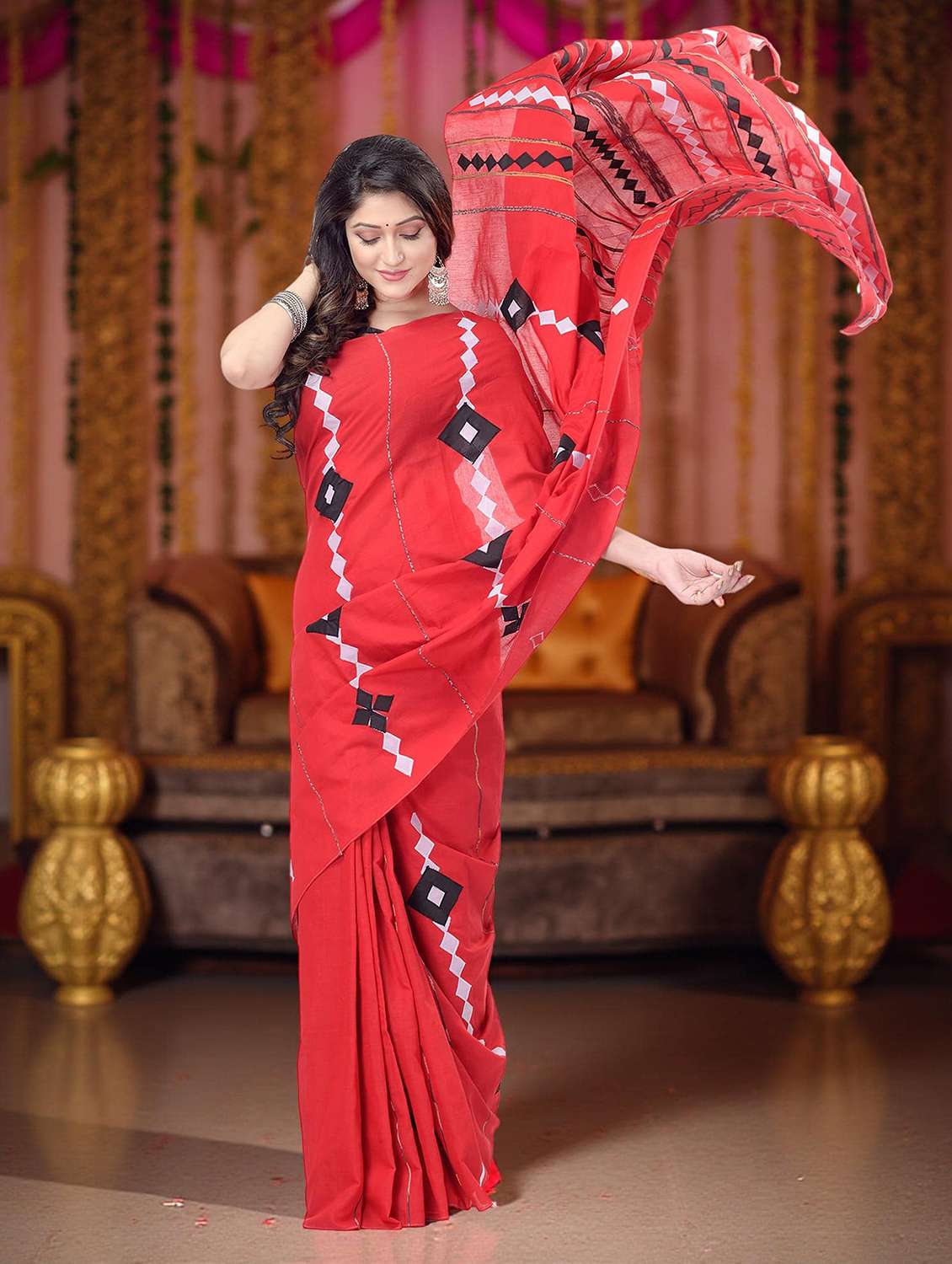 women solid with work handloom saree with blouse - 22319593 -  Standard Image - 1