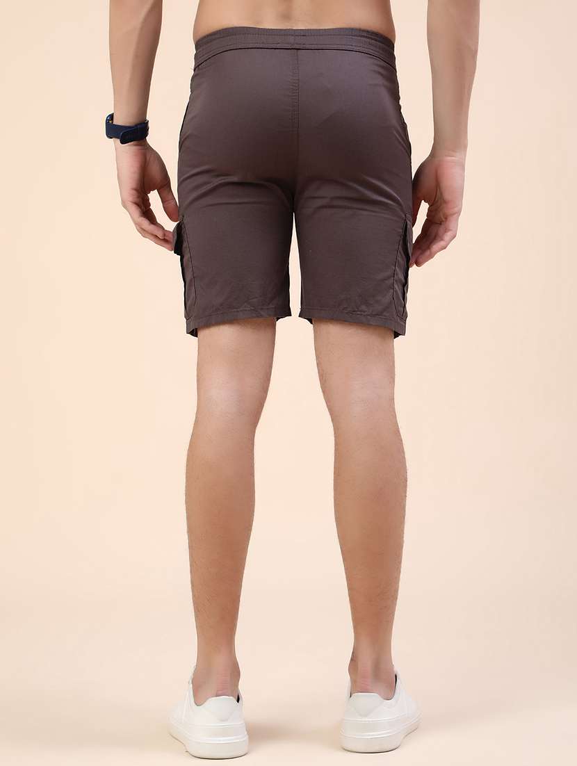 Men Solid Mid Rise Regular Fit Cargo Shorts - 22321510 -  Standard Image - 4