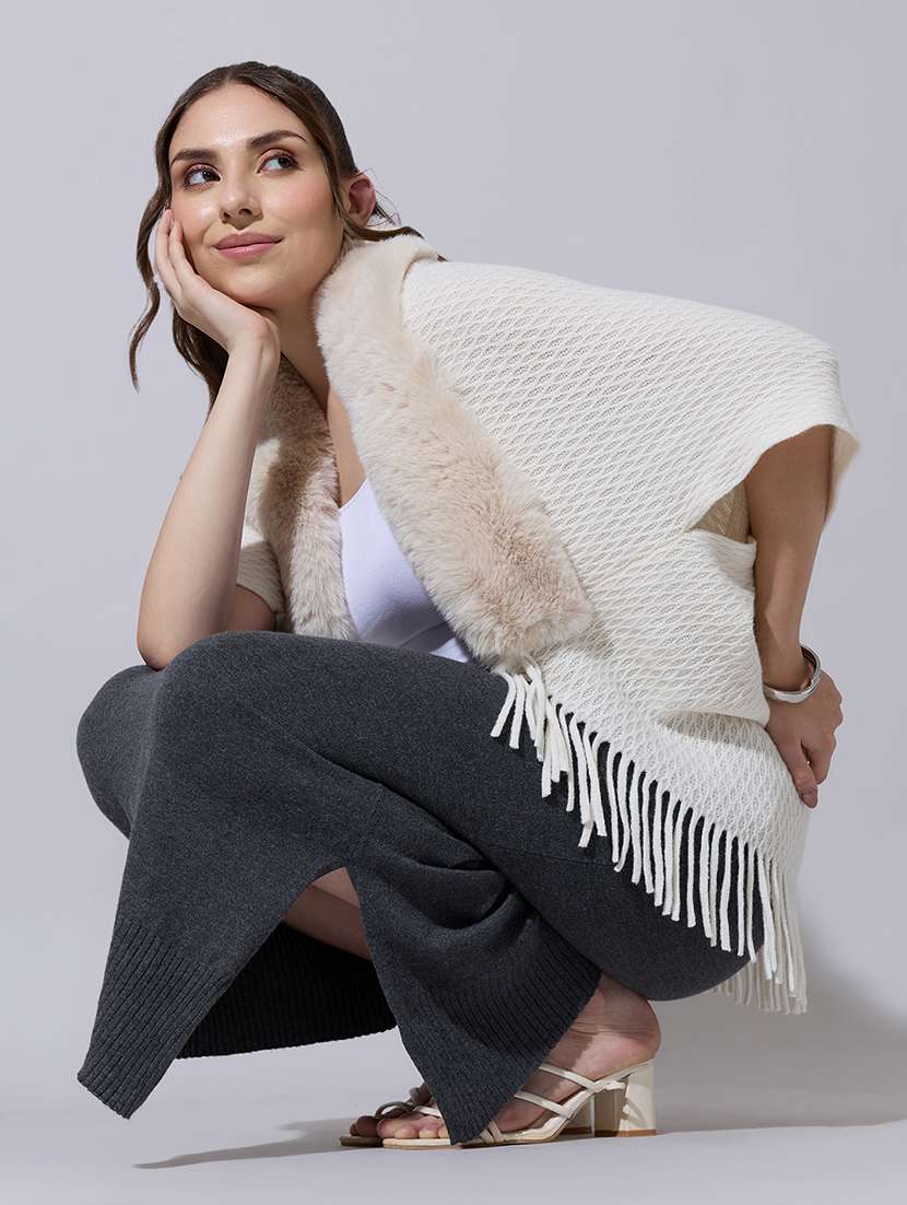 women solid fur detailed shrug - 22321800 -  Standard Image - 4