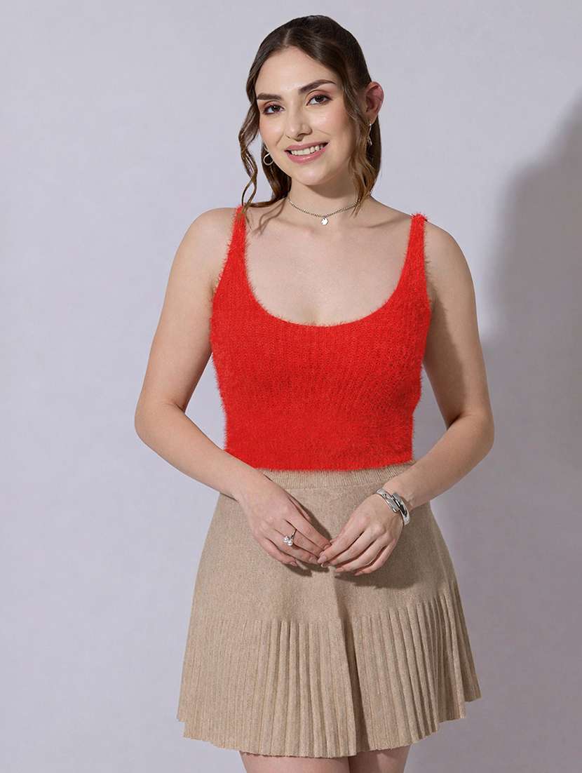 women solid sleeveless crop top