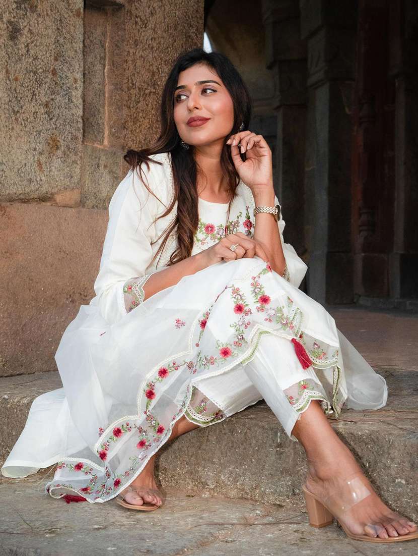 women solid with work three quarter sleeve kurta pant with dupatta set - 22322166 -  Standard Image - 4