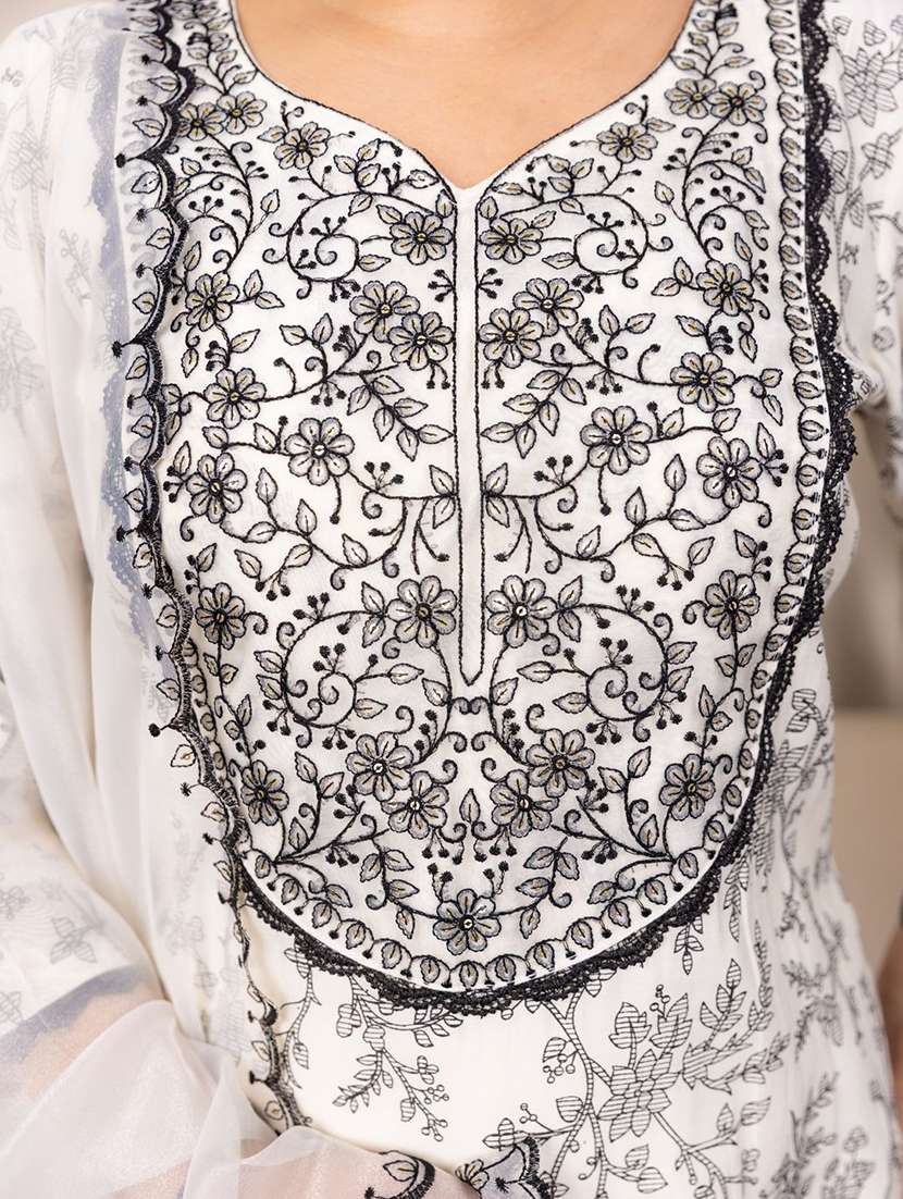 women printed three quarter sleeve kurta pant with dupatta set - 22322188 -  Standard Image - 4