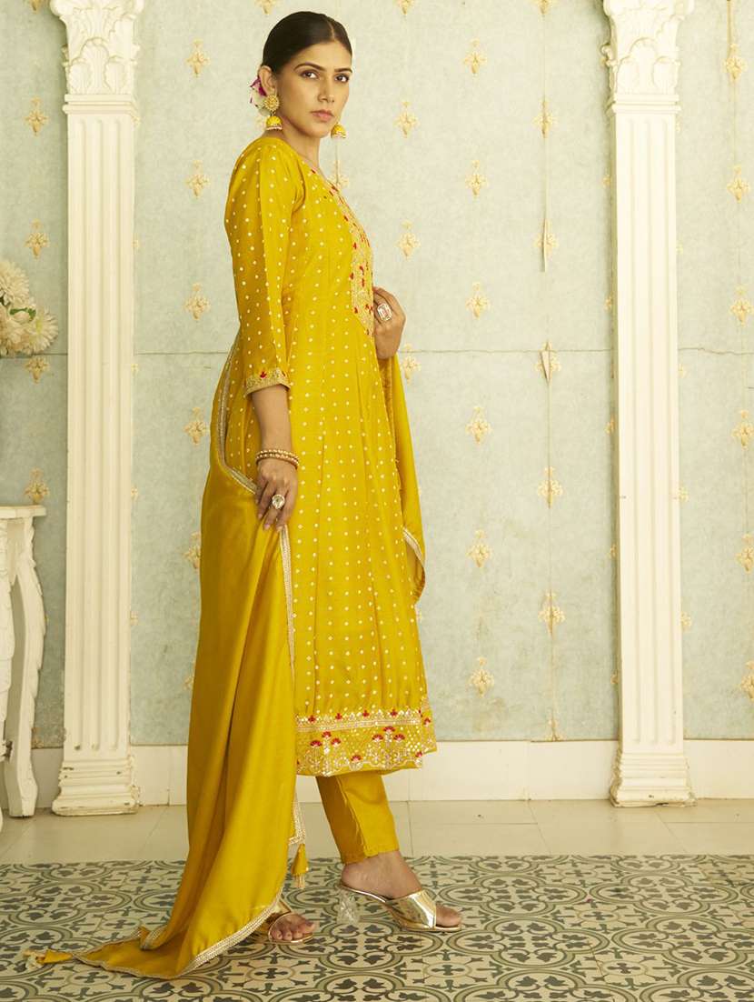 women printed three quarter sleeve kurta pant with dupatta set - 22322212 -  Standard Image - 1