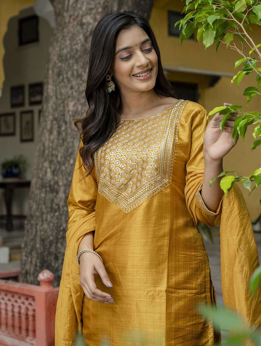 women solid with work three quarter sleeve kurta pant with dupatta set - 22322291 -  Standard Image - 4