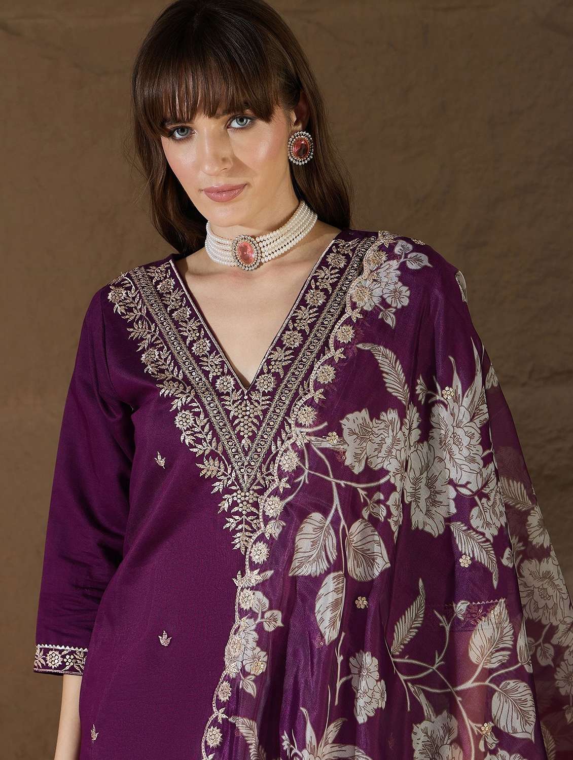 women solid with work v neck kurta pant with dupatta set - 22322323 -  Standard Image - 4