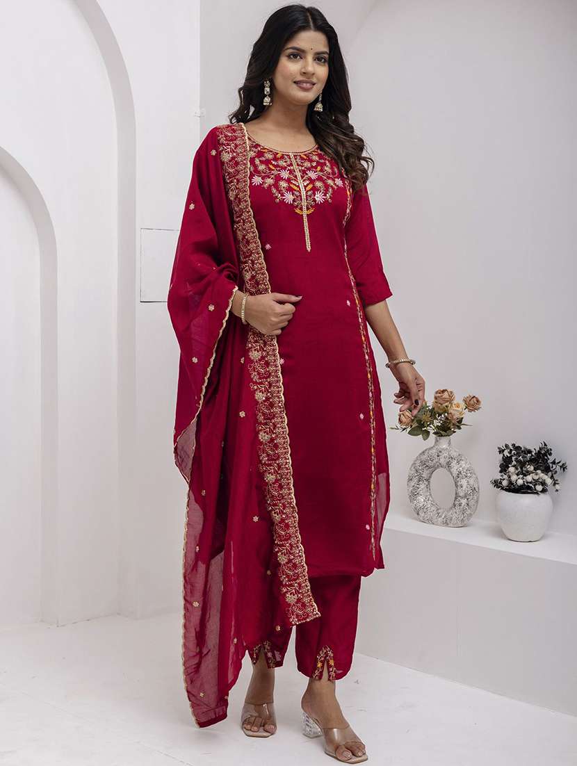 women solid with work three quarter sleeve kurta pant with dupatta set