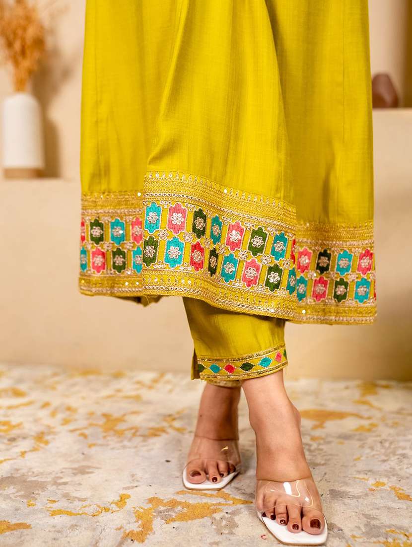 Women Solid With Work Three Quarter Sleeve Kurta Pant With Dupatta Set - 22322383 -  Standard Image - 4