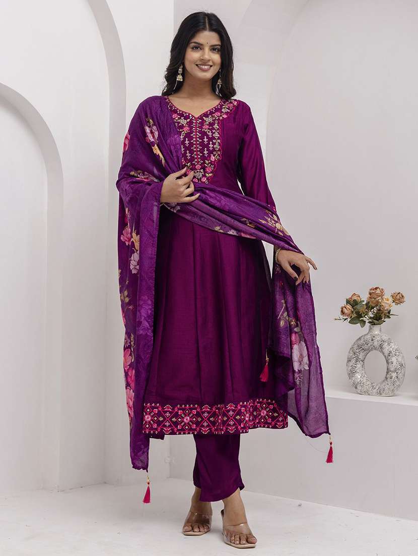 women solid with work three quarter sleeve kurta pant with dupatta set