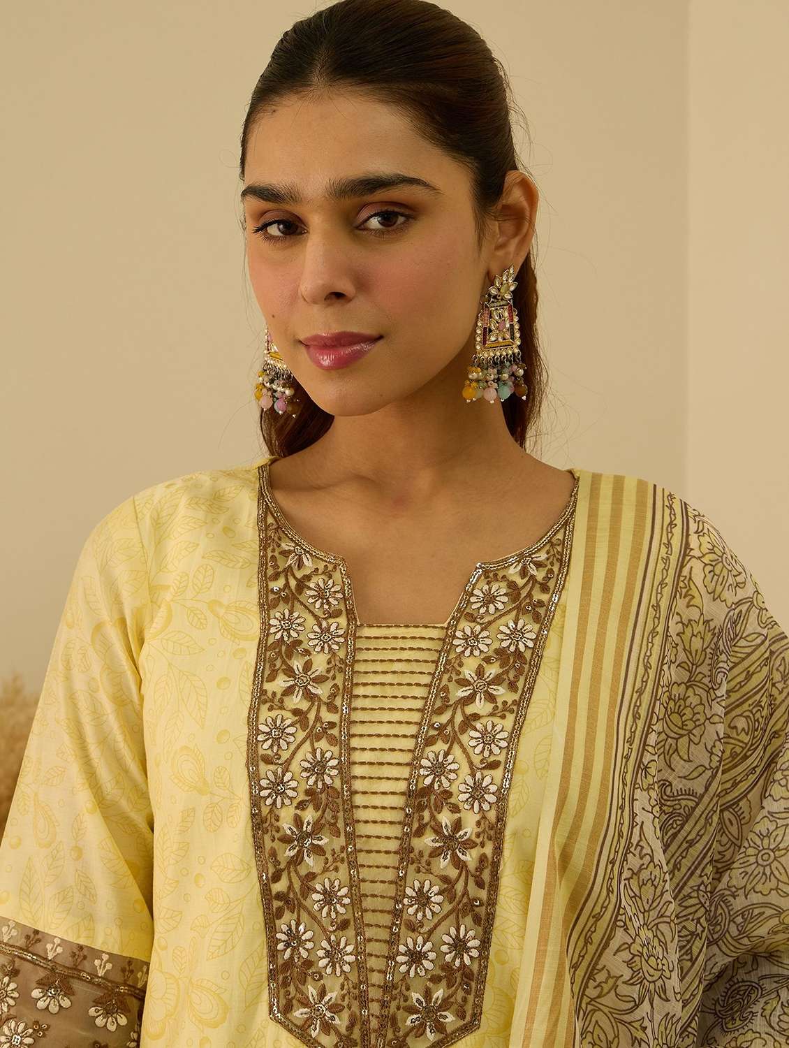 women printed three quarter sleeve kurta pant with dupatta set - 22322470 -  Standard Image - 4