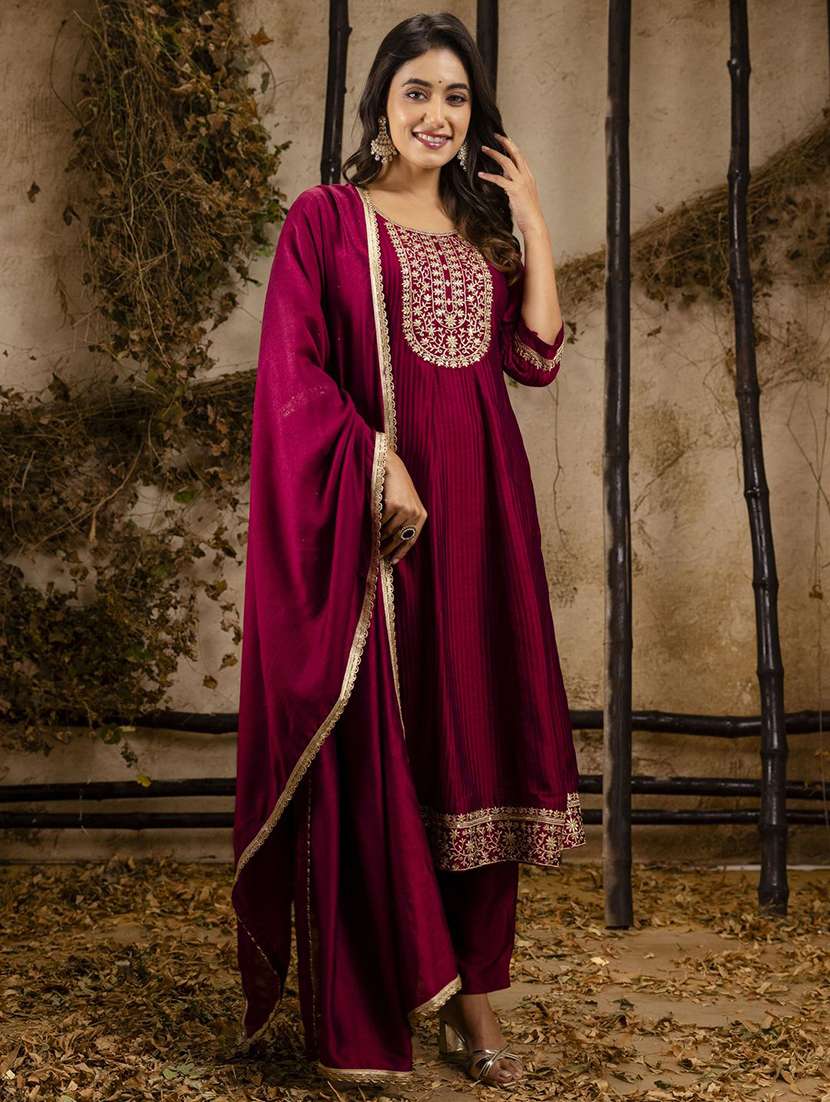 maroon silk blend kurta pant  set - 22322497 -  Standard Image - 1