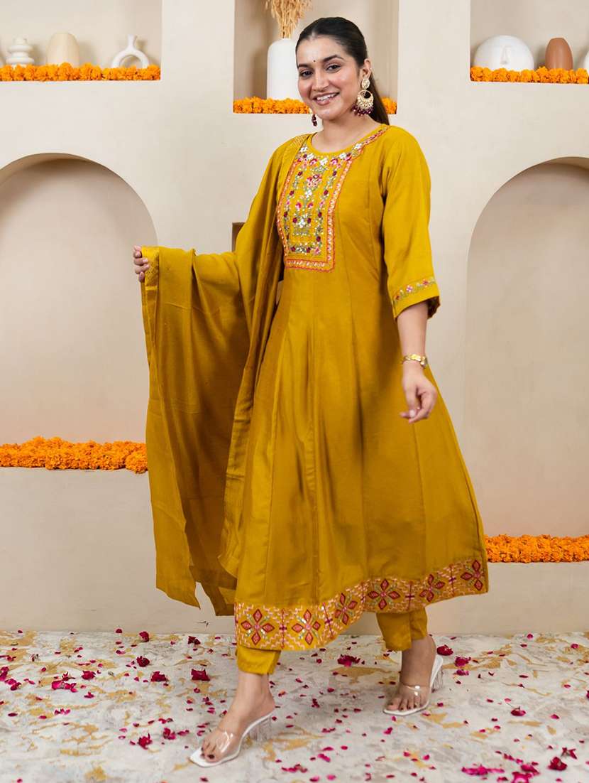 women solid with work three quarter sleeve kurta pant with dupatta set - 22322524 -  Standard Image - 1