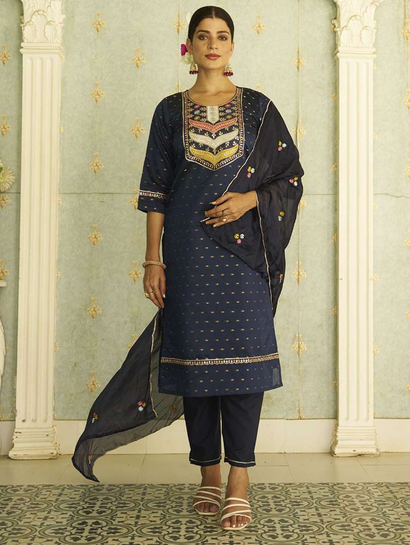 women self design three quarter sleeve kurta pant with dupatta set