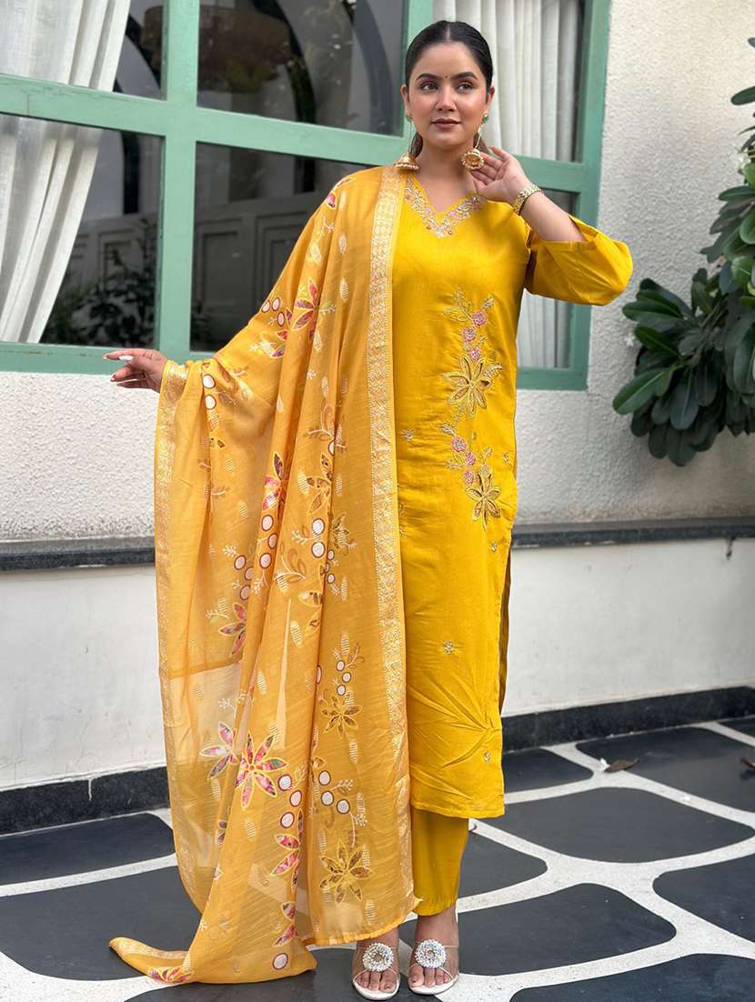 women solid with work three quarter sleeve kurta pant with dupatta set