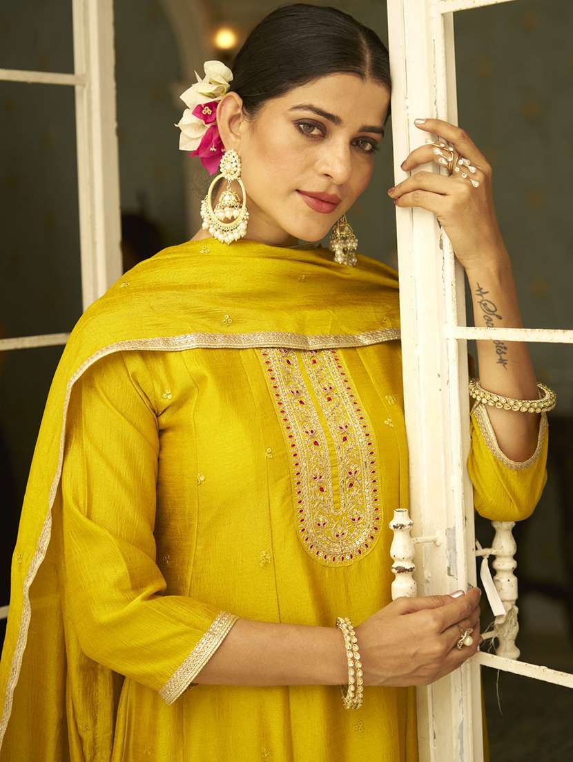 women solid with work three quarter sleeve kurta pant with dupatta set - 22322678 -  Standard Image - 4