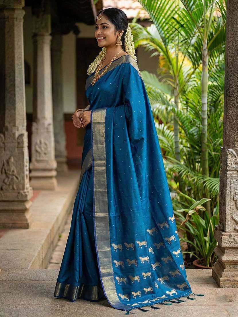 Women Self Design Bordered Saree With Blouse - 22322938 -  Standard Image - 1