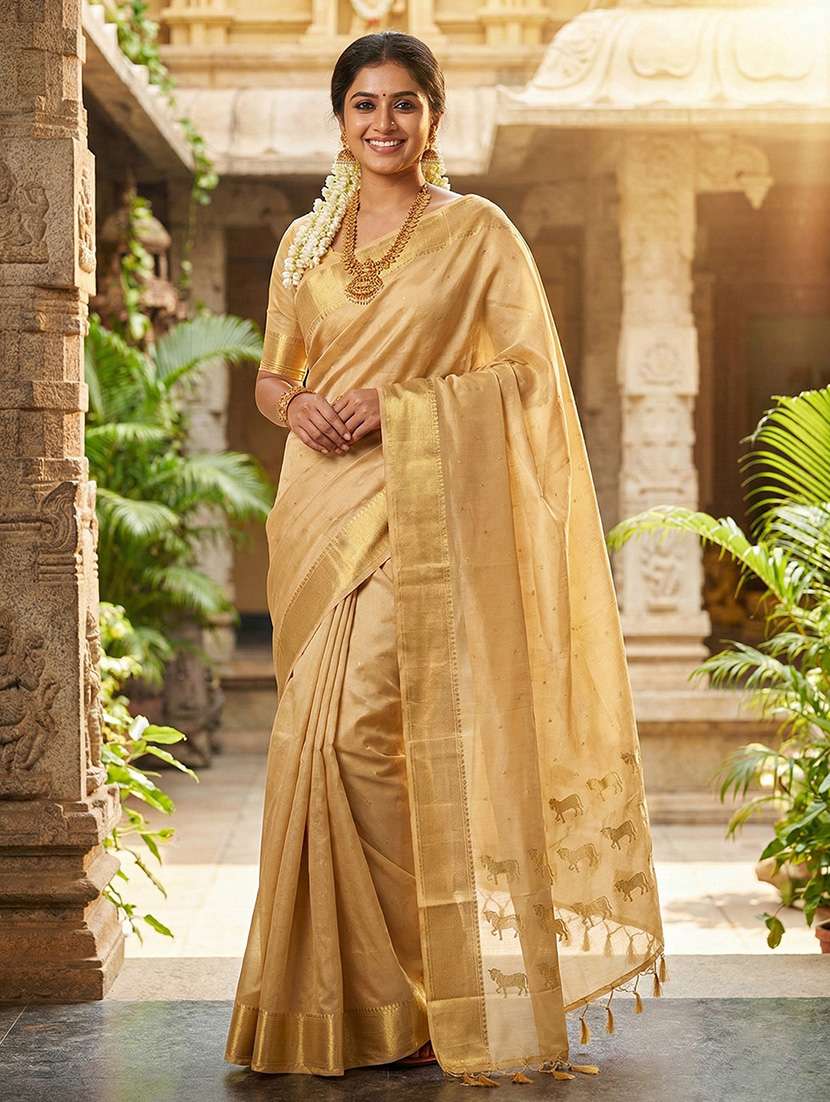 women self design bordered saree with blouse
