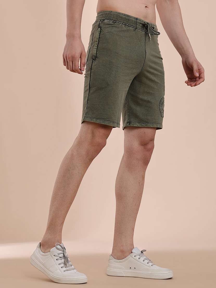 men solid mid rise regular fit shorts - 22323581 -  Standard Image - 4